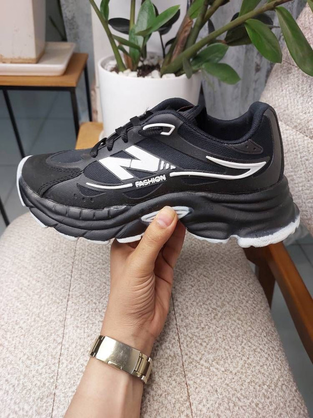 کتونی نیوبالانس New Balance1